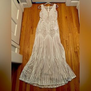 Splendorous Love White and Beige Sequin Trumpet Hem Maxi Dress LARGE